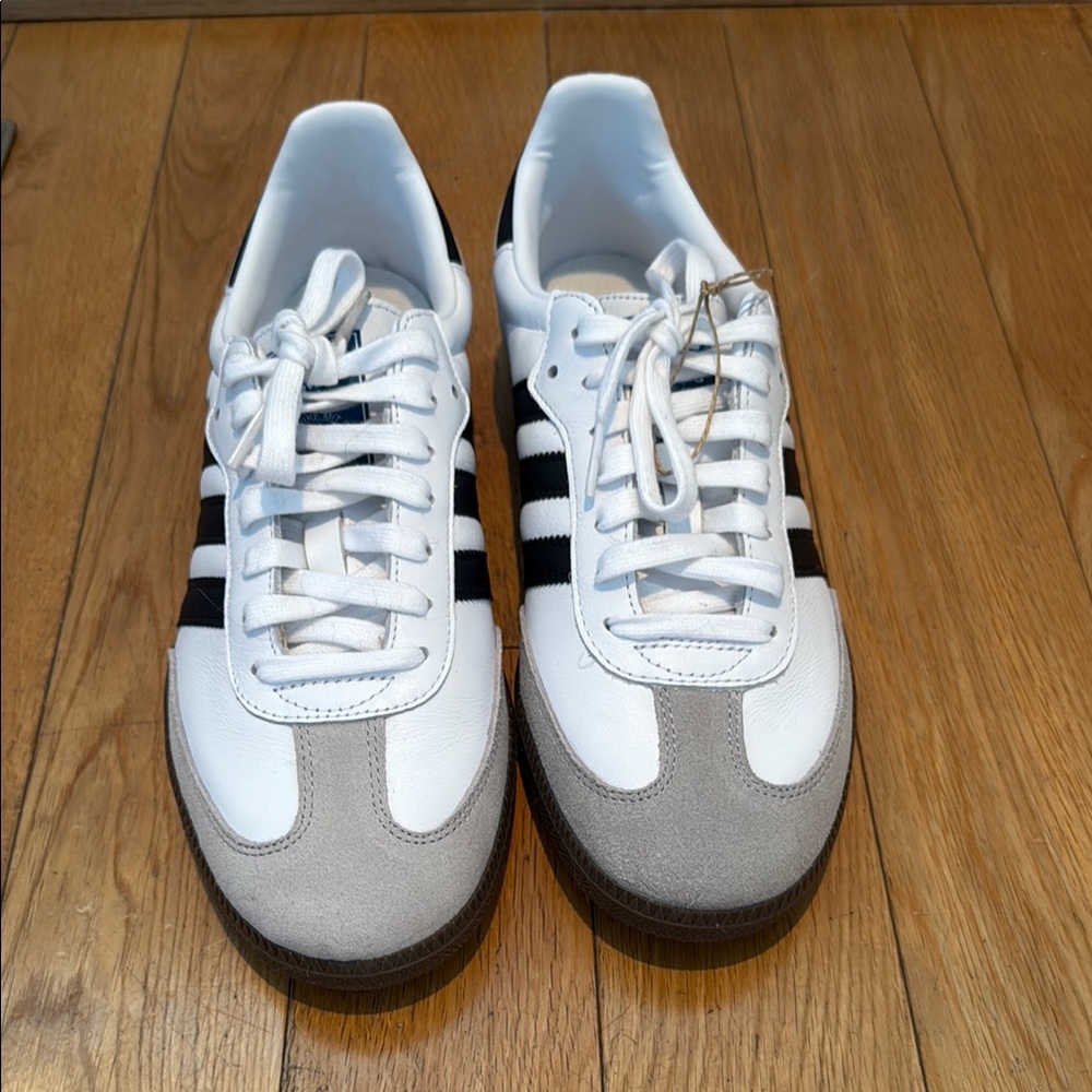 Adidas Sambas (Mens 9) *NEVER WORN